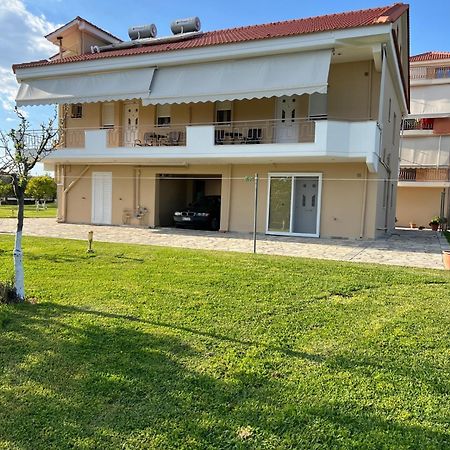 Flo'S Apartments Missolonghi Экстерьер фото