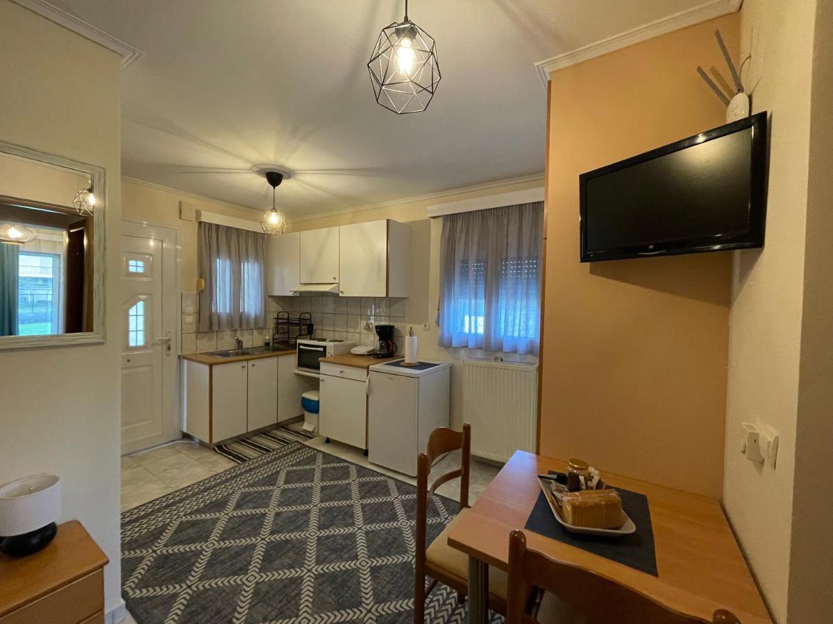 Flo'S Apartments Missolonghi Экстерьер фото